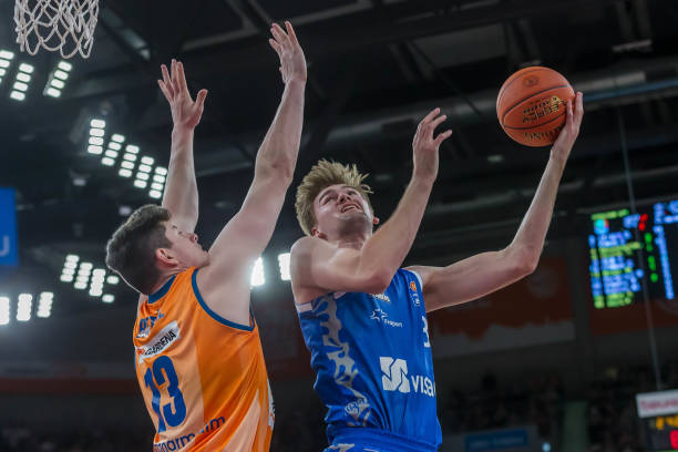 相后为球队 相后为球队